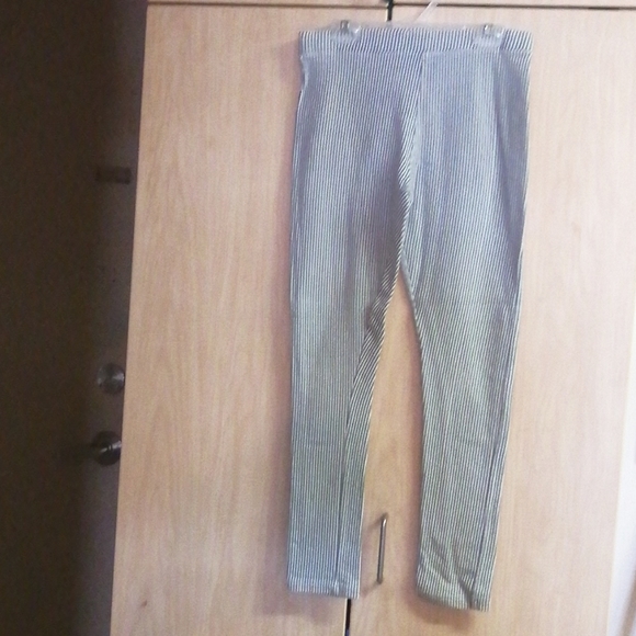 RW&CO Pinstriped jeggings - Picture 1 of 3